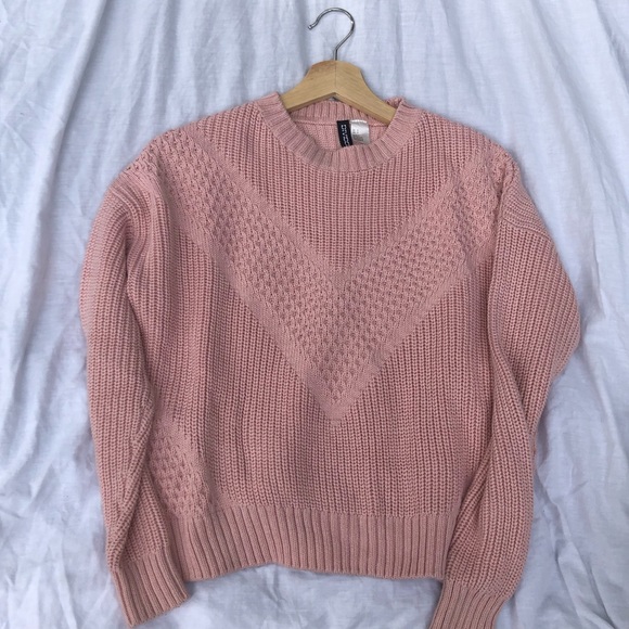 H&M Sweaters - Cute pink sweater